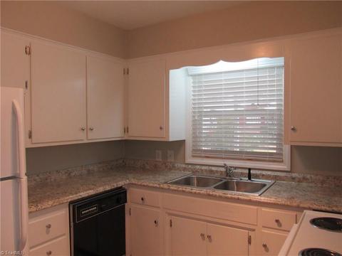 417 Rockspring Rd, High Point, NC 27265 photo 8