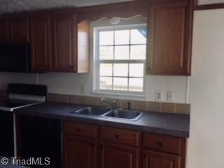183 Green Walnut St, Traphill, NC 28685 photo 10