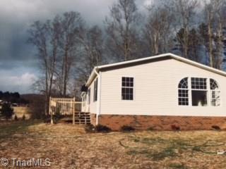 183 Green Walnut St, Traphill, NC 28685 photo 4