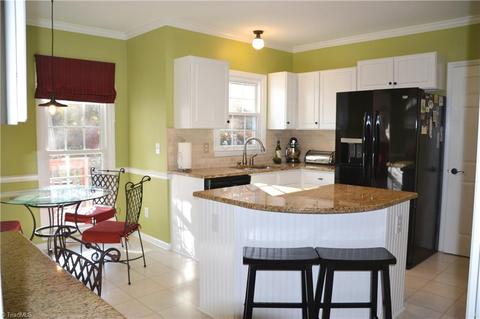 3913 Cedar Crest Ln, High Point, NC 27265 photo 8