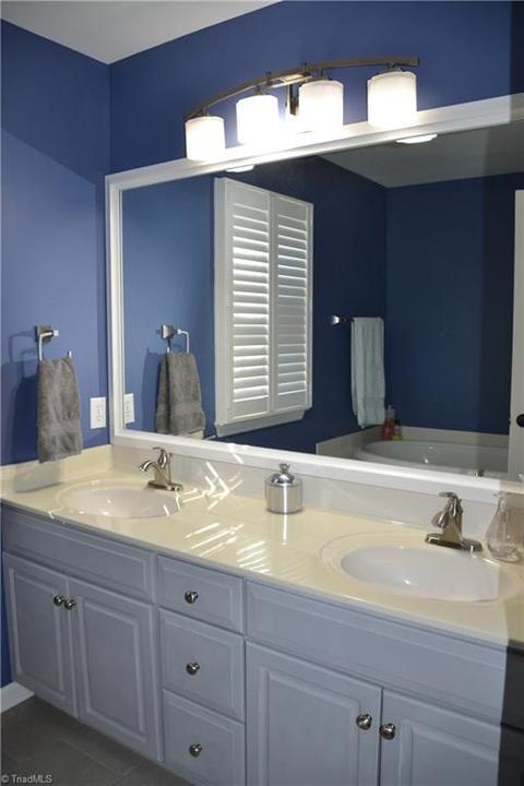 3913 Cedar Crest Ln, High Point, NC 27265 photo 16