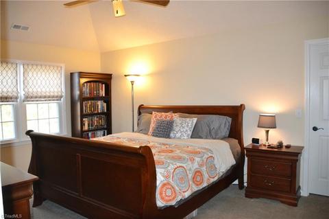 3913 Cedar Crest Ln, High Point, NC 27265 photo 15