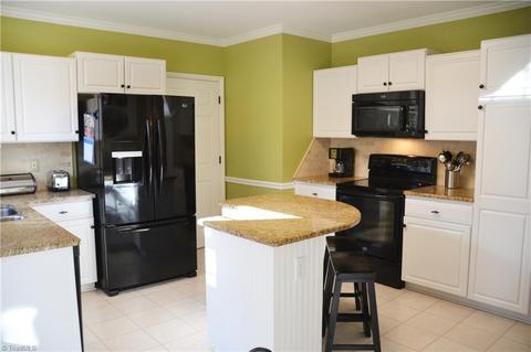 3913 Cedar Crest Ln, High Point, NC 27265 photo 9