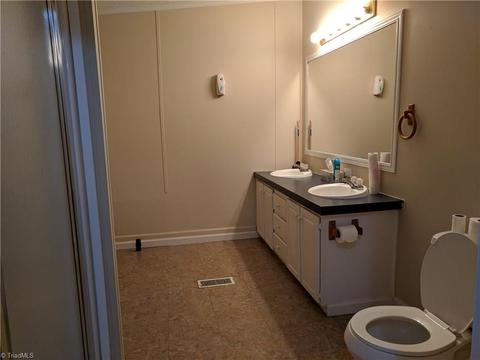 1081 Roy Tuttle Rd, Pinnacle, NC 27043 photo 14
