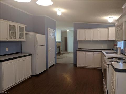 1081 Roy Tuttle Rd, Pinnacle, NC 27043 photo 6