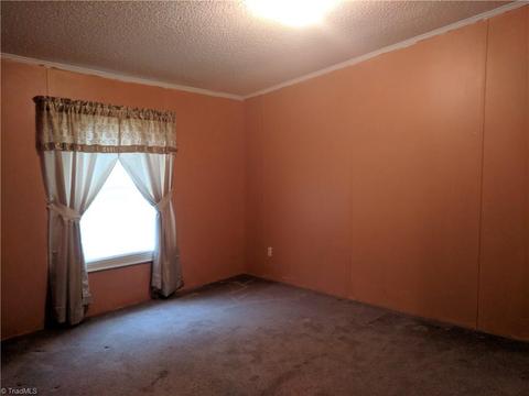 1081 Roy Tuttle Rd, Pinnacle, NC 27043 photo 17