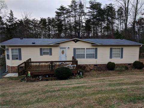 1081 Roy Tuttle Rd, Pinnacle, NC 27043 photo 3