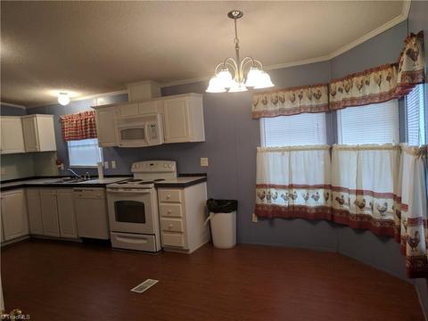 1081 Roy Tuttle Rd, Pinnacle, NC 27043 photo 5