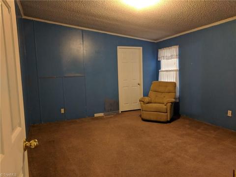 1081 Roy Tuttle Rd, Pinnacle, NC 27043 photo 11