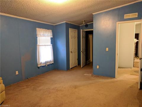 1081 Roy Tuttle Rd, Pinnacle, NC 27043 photo 12