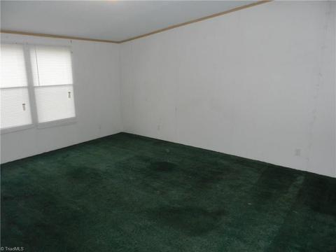 5730 Huckleberry Ln, Trinity, NC 27370 photo 9