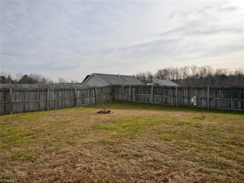 1105 Wesson Ct, High Point, NC 27265 photo 18