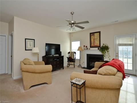 1105 Wesson Ct, High Point, NC 27265 photo 2