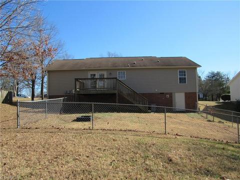 2715 Ingleside Dr, High Point, NC 27265 photo 5
