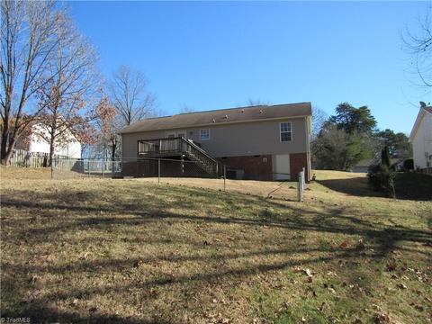 2715 Ingleside Dr, High Point, NC 27265 photo 4