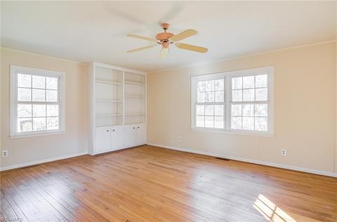 202 Tangle Dr, Jamestown, NC 27282 photo 14