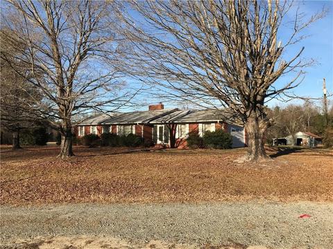 4623 Archdale Rd, Trinity, NC 27370 photo 2
