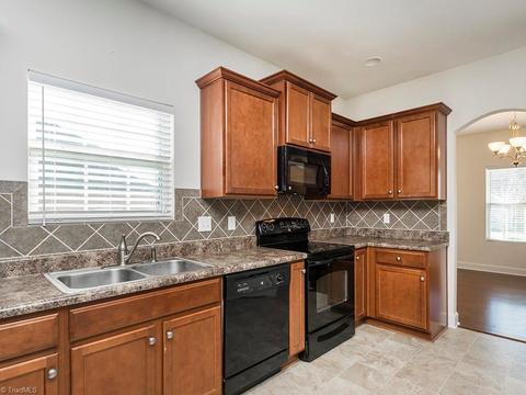 2538 Covington Loop, Graham, NC 27253 photo 4