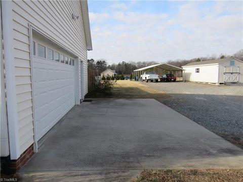 145 Calloway Rd, King, NC 27021 photo 10