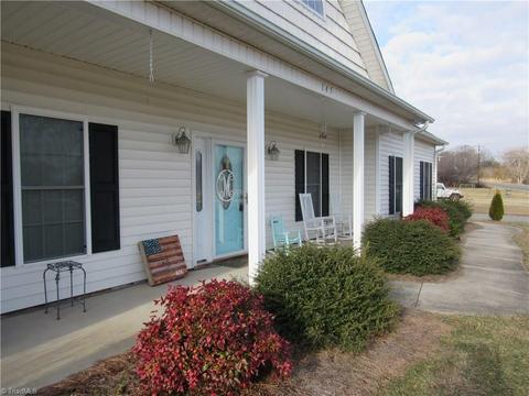 145 Calloway Rd, King, NC 27021 photo 2