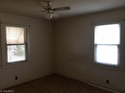 1111 Delk Dr, High Point, NC 27262 photo 9