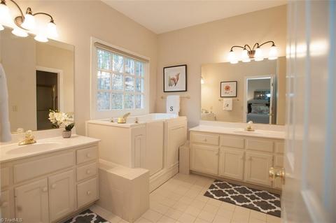 1703 Chickadee Pt, High Point, NC 27262 photo 14