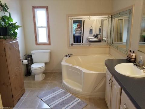 109 Kettering Ct, King, NC 27021 photo 16