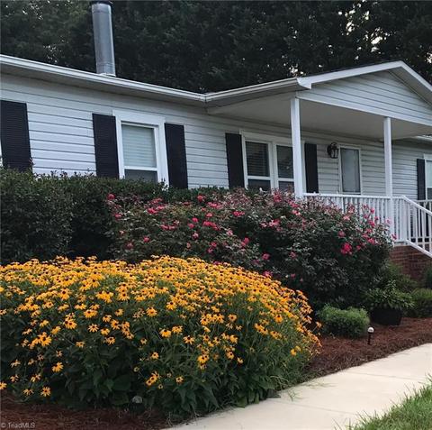 109 Kettering Ct, King, NC 27021 photo 2