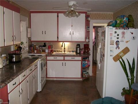 702 Summit Rd, Eden, NC 27288 photo 4