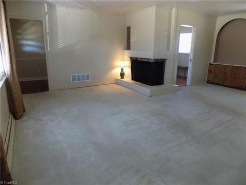 1106 Clyde Pl, High Point, NC 27262 photo 3