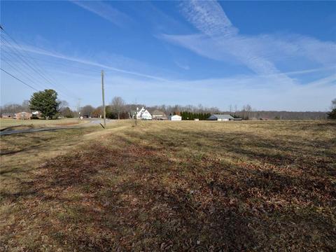 4379 Hampton Rd, Clemmons, NC 27012 photo 1