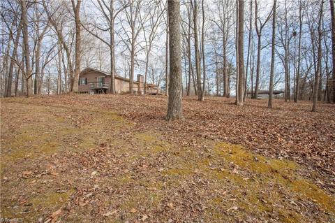 3943 Creekview Dr, Trinity, NC 27370 photo 2