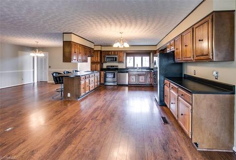 3943 Creekview Dr, Trinity, NC 27370 photo 17