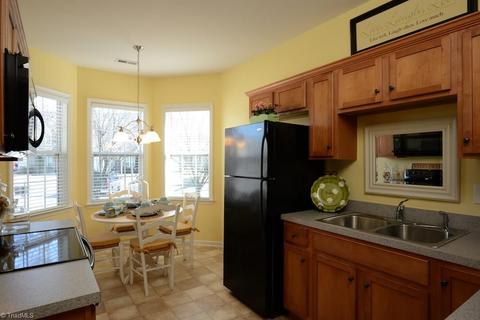 3453 Limestone Ct, High Point, NC 27265 photo 4