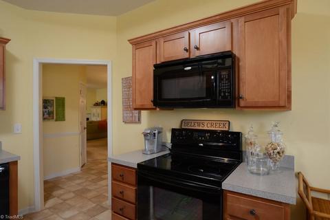 3453 Limestone Ct, High Point, NC 27265 photo 6