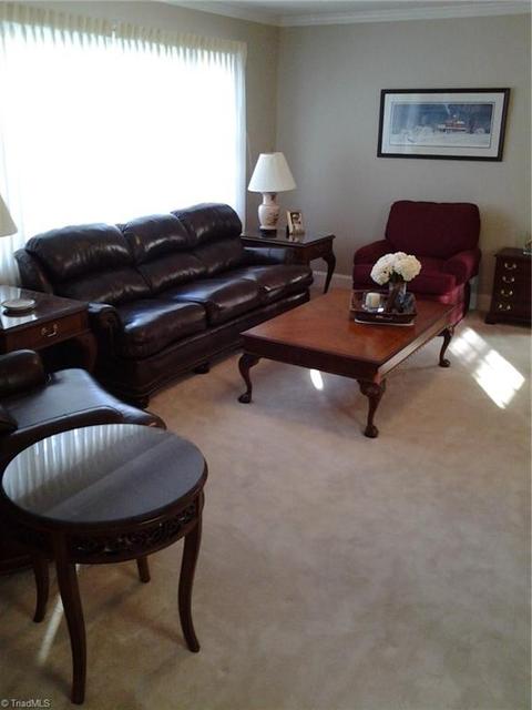 1040 Crescent Dr, King, NC 27021 photo 2