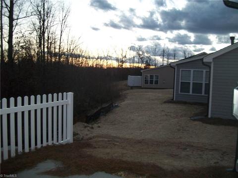 757 Forester Ct, High Point, NC 27265 photo 9