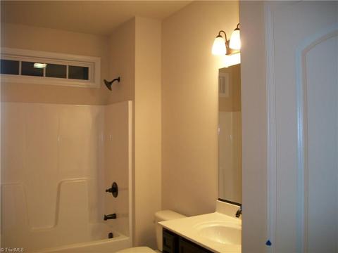 757 Forester Ct, High Point, NC 27265 photo 4