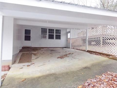 715 N Main St, Dobson, NC 27017 photo 4