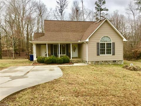 4263 Fox St, Randleman, NC 27317 photo 2