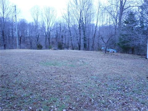 2478 Parrish Farm Rd, Trinity, NC 27370 photo 3