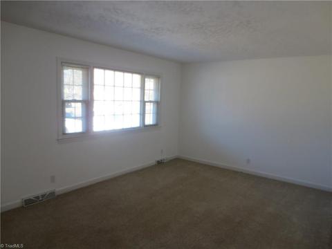 6830 August Dr, Clemmons, NC 27012 photo 5