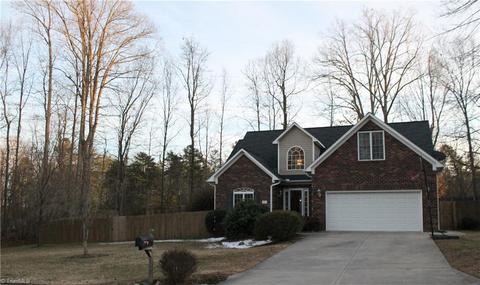 660 Nova Ave, High Point, NC 27265 photo 2