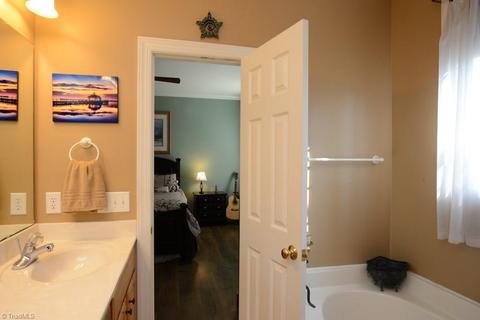 660 Nova Ave, High Point, NC 27265 photo 18