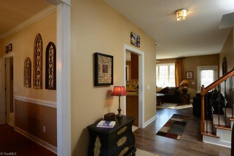 660 Nova Ave, High Point, NC 27265 photo 4