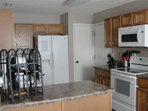 144 Parsonage Dr, Advance, NC 27006 photo 3