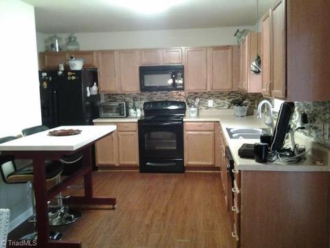 6519 Ashebrook Dr, High Point, NC 27265 photo 5