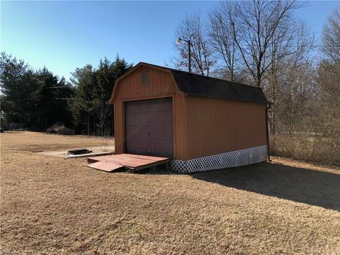 103 Grabs Ct, King, NC 27021 photo 6
