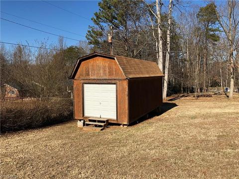 103 Grabs Ct, King, NC 27021 photo 5