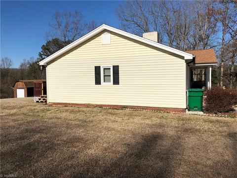 103 Grabs Ct, King, NC 27021 photo 3
